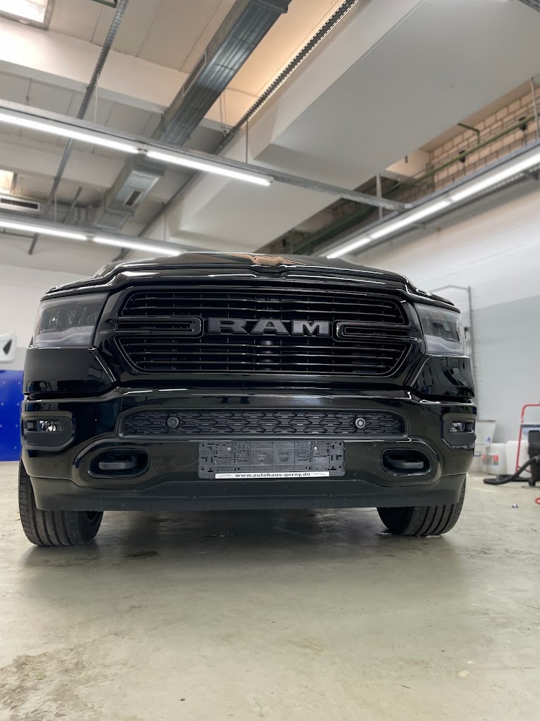 Professionelle Keramikversiegelung - Perfekter Glanz