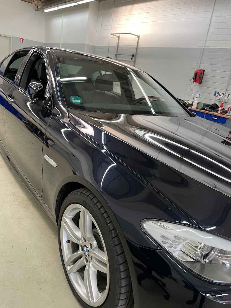 Premiumfahrzeug Lackpflege