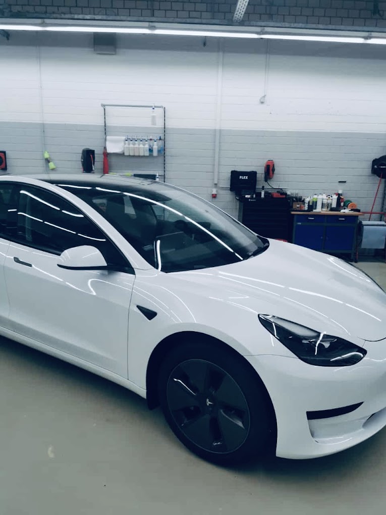 Moderne Fahrzeuge in der Aufbereitung